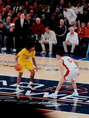 Showed out in NYC 🗽#goblue #nyc #michigan #basketball #fyp 