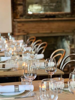 The most romantic restaurant in Charleston, SC 📍Chez Nous #charleston #charlestondining #charlestoneats 