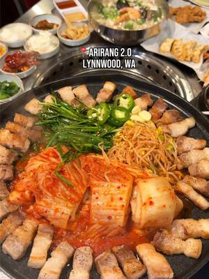 Arirang 2.0 is located in Lynwood, WA. Their new skillet pork belly is so delicious especially when paired with the grilled kimchi. Don’t forget to save a bit so they can turn it into a savory kimchi fried rice. The seafood hand noodles was comforting with a seafood broth and soft chewy noodles. They also offer AYCE KBBQ with a variety of appetizers, meats, side dishes and soups. 🔥 #kbbq #porkbelly #kimchifriedrice #lynnwoodwa #noodlesoup 