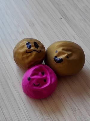 Satisfying, squishy, and so fun to make 😌 @Hey Maca | DIY | Home Decor  #DIY #toys #stressball 