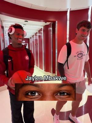 Maybe seeing through the helmet isn’t that hard after all😂 @TheKeelonRussell @Jaylen mbakwe @C4 @🦖 @Marshall Pritchett 