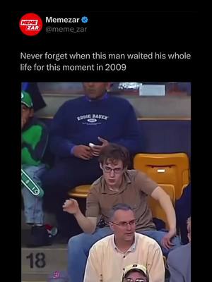 🗣️🎙️ During a 2009 Boston Celtics game, fan Jeremy Fry became an instant sensation when he passionately lip-synced and danced to Bon Jovi’s “Livin’ on a Prayer” during a break. His energy, confidence, and perfect timing electrified the crowd and quickly spread across the internet. What started as a spontaneous moment turned into one of the most memorable fan performances in sports history. Fry’s joyful, unfiltered enthusiasm captured the spirit of live sports and showed how a single person’s vibe can unite an entire arena. #memezar 