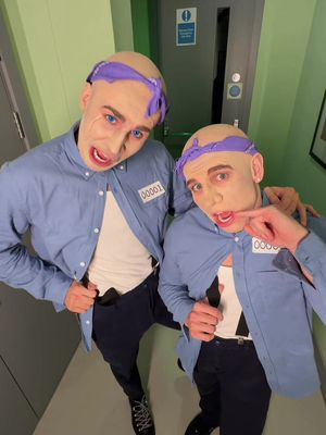 Dr Evil & Mini Me 🤭  #drevil #minime #austinpowers #goldmember #halloween 