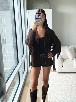 #MotorolaPartner Finding out the top fall fashion trends this season @Motorola US #MakeItIconic #razr