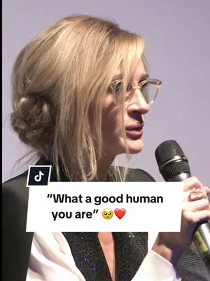 “What a good human you are.” 🥹❤️ Happy birthday to Julia Roberts, who had a beautiful moment onstage with a lucky fan at the TIFF ‘18 World Premiere of HOMECOMING. #juliaroberts #Homecoming #afterthehunt #prettywoman #nottinghill 