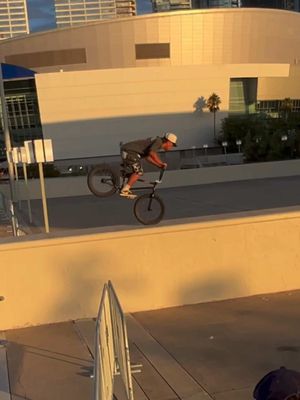@Chad Kerley proving that life is all about balance ⚖️ #rockstarenergy #bmx 
