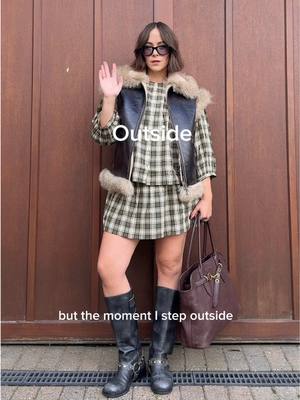 AD ⭐️Inside versus Outside with my @transitionslenses Gen S Lenses😎 Changing from clear to dark the moment I step outside. I chose Sapphire but they’re available in 8 different colours to fit your vibe 🌈 #TransitionsGenS #Transitionslenses #Transitionspartner