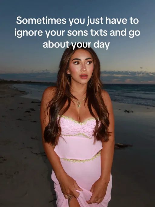 I know all the mums out there be getting these txts 😂 #mumsoftiktok 
