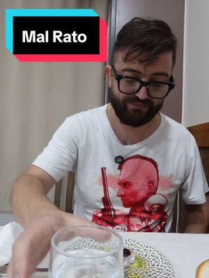 Parece menos de lo que ha sido, las he pasado fatal, se me ha quedado el arenque ahí clavado y no pasaba, una presión en el pecho, podía respirar (mal) pero no pasaba ni el agua. Se me ha quedado una sensación de susto en el cuerpo, y el  pecho me molesta muchísimo, tened cuidado que es la segunda vez que me pasa. 