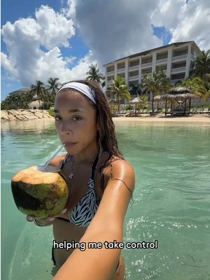 A visit to the nail salon + a stay at an all-inclusive resort + @Klarna Card = a successful weekend getaway 🏝️ @KYRA✨ #ad 