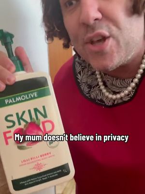 Mothers don’t do privacy 🤷🏻‍♂️ #sooshimango #mums #moms #mumsoftiktok #MomsofTikTok 