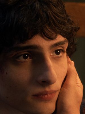 Finalmente... podemos começar. O trailer do final épico de STRANGER THINGS está aqui. Volume 1: 27 de novembro à 1:00 (hora portuguesa)* Volume 2: 26 de dezembro à 1:00 (hora portuguesa)* Episódio final: 1 de janeiro à 1:00 (hora portuguesa)* *Estreia simultânea em todo o mundo. A data pode variar de acordo com o fuso horário local. #StrangerThings #netflix #netflixpt #seriestiktok #fyp