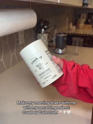 My secret ingredient for my morning shakes!!!! Vanilla @Cowboy Colostrum 🍨🤠🍼 #cowboycolostrum #morningroutine #proteinshake #colostrum 