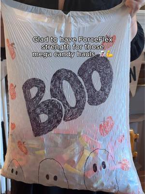You'll be glad to have the most stylish trick-or-treat bag this year 💛   #TrickOrTreat #SpookySzn #HalloweenIdeas #Glad 