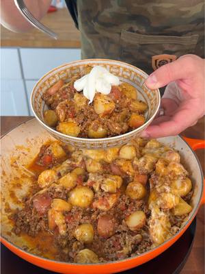 Cheesy One Pot Beef and Potatoes 🥔 #eayrecipe #cooking #DinnerIdeas