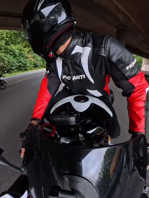 all credit to my dash cam for the sick shots... 😩 🤣 #cctv #propertydamage #motorbikefail #bike #motorcyclefails #motofail #fail