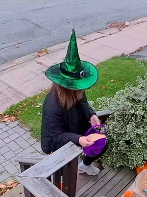 Need a better plan for next year… Happy Halloween and enjoy all of your PSLs 🤧🎃✨ #trickortreat #halloween2025 #halloweencandy #halloweenfun #doorbellcamera 