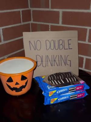 don’t you dare… 👀 #halloweekend #trickortreat #happyhalloween 