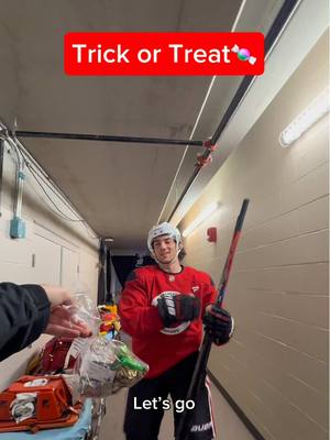 Happy Halloween from the Chicago Blackhawks! #trickortreat #happyhalloween #blackhawks #NHL 