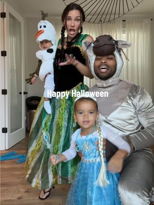 as parents, we gone take every opportunity to make a moment into some good memories 😂 Elsa, Olaf, Anna, & Sven we present to you ❄️ @Makenzie Rencher 