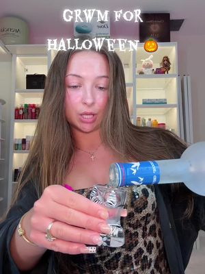grwm for halloween tipsy snooki edition!!! 🤪🐆 #grwm #snooki #halloweekend #emilylulamay #fyp 