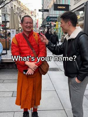 Multilingual Thai Monk 🇹🇭🤯 . Isan is closely related to Lao language which is spoken in the Northern part of Thailand 🇹🇭  . #thai #thailand #laos #isan #monk   