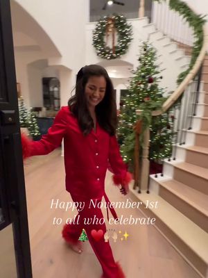 Happy November 1st! 🙌🏼♥️✨ it’s finally socially acceptable for decorate for Christmas and I’m here for it 😂 Throwing it back to our annual cookie party from 2023, can’t wait for this years!  #christmas #christmasparty #christmasdecor #cookieparty #christmascookieparty 