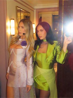 lizzie and isabella take @heidi klum halloween!!!🍏🚕🤟🏼🎸✨🎃 thankyou so much @Garnier !!! 