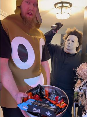 It was a @dudewipes Halloween 💩👻 #trickortreat #dudewipes #giant #halloween #poop 