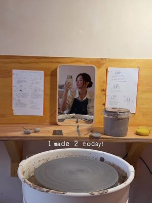 Actually so therapeutic!!!! #pottery #OOTD 