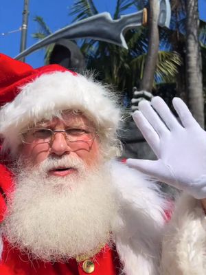 From 🎃👻💀👹🕸 to 🎄🎁🎅☃️❄️  #seaworldsandiego #themeparktiktok 
