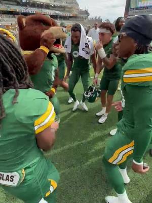 Bruiser’s got moves y’all 🤪😝 #SicEm #Baylor #Football @Bruiser and Marigold 