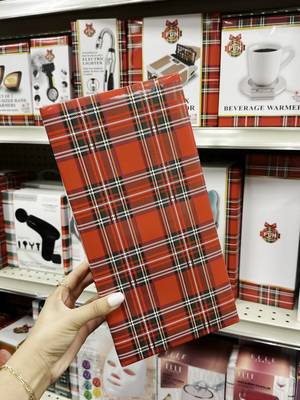 #CVSPartner @CVS Pharmacy has you covered if you have no idea what to gift the men in your life this holiday season! From heated slippers to men's daily care products, they have it all! Visit a CVS store near you this holiday season! . #CVSHoliday #HealthierHappensTogether #affordablegifts #giftsformen  