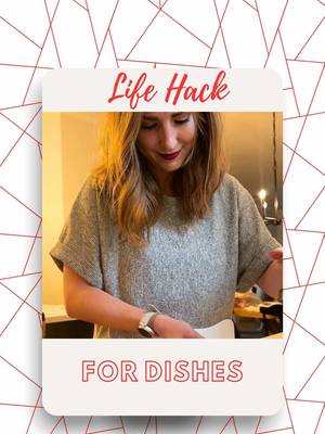 If you’re tired of getting splashed by water while doing dishes this might be the lifehack for you…#LifeHack #cleaninghack #momhack 