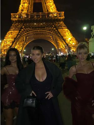just me and my megs 😌🤏🏼👠✨ @Megan Mcloughlin 🦋 @Megan Forte Clarke #fyp #foryou #girls #paris @White Fox Boutique 