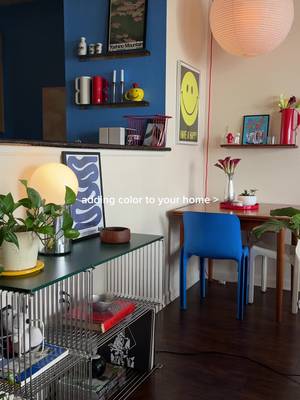 Welcome to my colorful home 🎨🌀 #colorfulhome #midcenturymodern #livingroominspo #pinterestaesthetic #interiordesign 