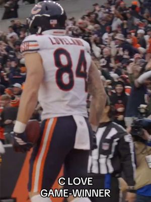 THE ROOKIE WITH A GAME-WINNING TOUCHDOWN 🔥🔥 #colstonloveland #chicagobears #gamewinner 