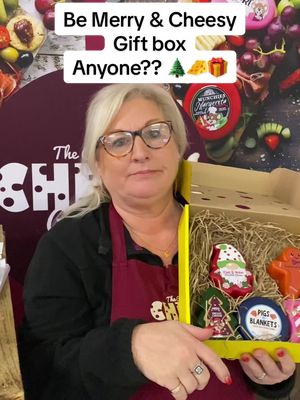 If you have not already got this gift box then don’t waste any more time 🕰️  The Be Merry & Cheesy gift box has our 5 Christmas cheeses in there and all for just £24.99 😱🥰🤩 Get yours today or you could buy it for someone special..!! Click on the link and Happy Shopping 🛍️  #chucklingcheese #notjustcheese #giftidea #happyshopping #giftsforall 