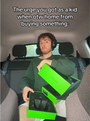I beg I wasn’t the only one 😭 thank you so much for the gear @Razer UK #razergaming #gifted