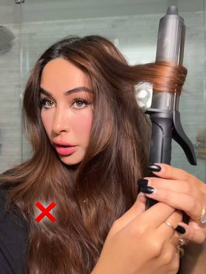 How to curl your hair: try this method & thank me later bestie #howtocurlhair #curlingiron 