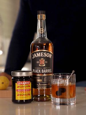 #JamesonPartner Old Fashioneds are one of my favorite cocktails. For a simple cocktail, there are endless options to make it your own.  This holiday season I am making mine with @Jameson_us Black Barrel and @luxardousa Maraschino Cherries! How to Make it: 2 parts Jameson Black Barrel 1/4th part demerara syrup  2 Dashes Orange Bitters 4 Dash Aromatic Bitters Garnish with Expressed Lemon Peel and Luxardo Cherry #drinkresponsibly #LuxardoUSA