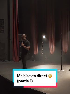 Elle s’évanouit durant le spectacle 😳 En spectacle à #Paris jusqu’au 28 mars & en tournée partout en France 📍 🔛 Infos & réservations sur kheiron.fr  #Kheiron #kheironsurtiktok #Spectacle #Malaise #Evanouissement #Public 