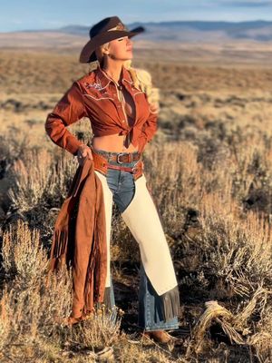 Fav chaps, new hat 🤎 #wyoming #western #chaps #cowboy #cowgirl 