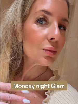 Monday Night Glam ✨✨✨✨✨ . . @bareMinerals  @Laura Mercier  @Rare Beauty  @buxomcosmetics  @Armani beauty  . . #fyp #mtlmakeupartist #glammakeuplook #mtltiktok #montrealgirl 