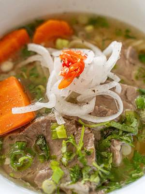 y’all been really into my humble vietnamese at-home soups and meals, so lets make another! this one is so nostalgic, so comforting, and really easy to make! recipe and measurements: https://feedthepudge.com/sup-nui-heo-pork-macaroni-soup/