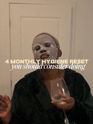 It’s a new month! 💃🏾🌸 products used: bentonite clay apple cider vinegar  @Bushbalm dark spot oil  @Dawn Dish  @Beauty of Joseon cleansing oil @amazon dermaplane razors horsetail sheet mask  @psalcoholfree la kaya cuvée blanc dealcoholized wine  #monthlyreset #skindetox #skincareroutine #hygienereset #explore    