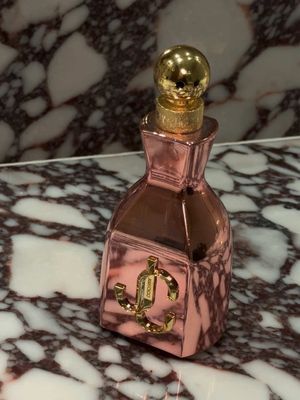 Celebrating @Jimmy Choo I want Choo, With Love 🤎 Sweet, bold & effortlessly romantic — love at first spray 🕯️🥀 #jimmychoopartner 