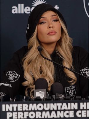 😉  #nfl #nflcheerleader #press #wink #hairtok 
