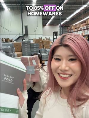 $1 plates. $2 mugs. 85% off EVERYTHING 😭 This @Ecology Homewares & Friends warehouse sale is actual homeware heaven — 3 days only 👀 📍Rowville (details @Hussh) grab your home decor bestie so you don’t go broke alone 🫣💳 #melbournesale #homewaresale #ecologyandfriends #melbourneshopping #homewarefinds