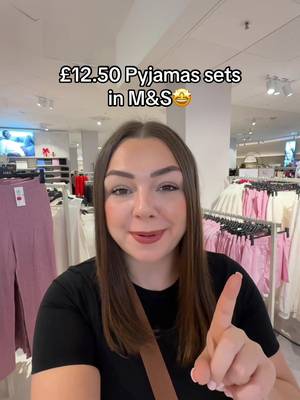 Run to @M&S UK -£12.50 for these pyjamas is actually insane 🛍💤 #marksandspencer 